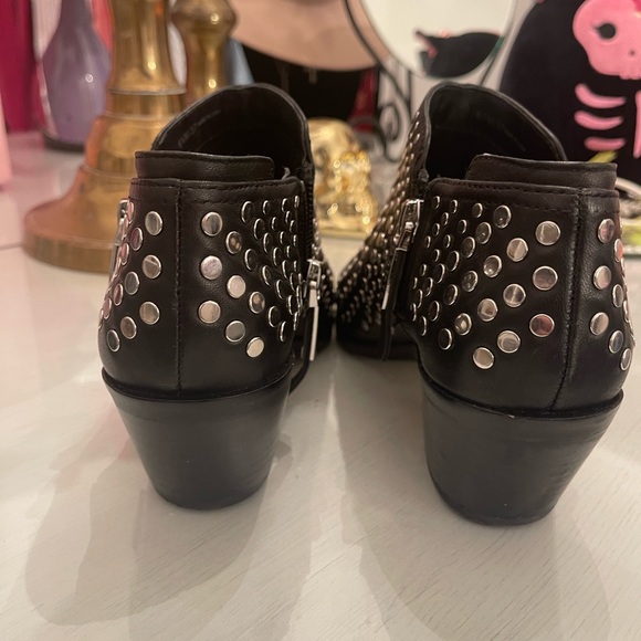 1 State studded booties in leather. Size 6.5 - Picture 2 of 5